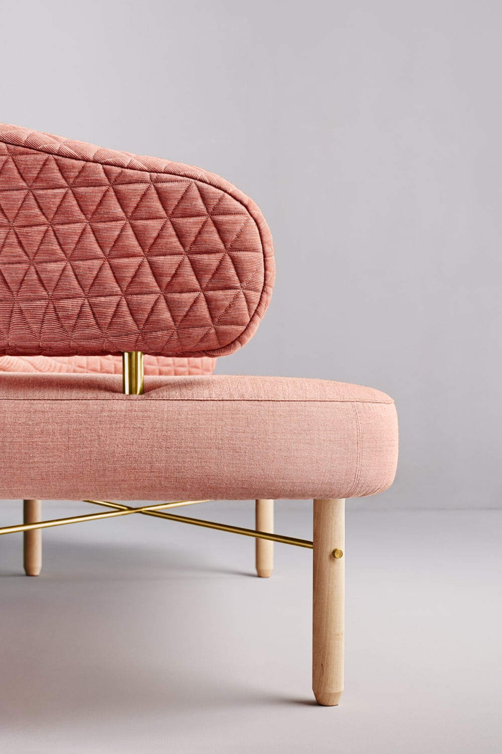 simone-sofa-product-design-elegant-contract-project-interior