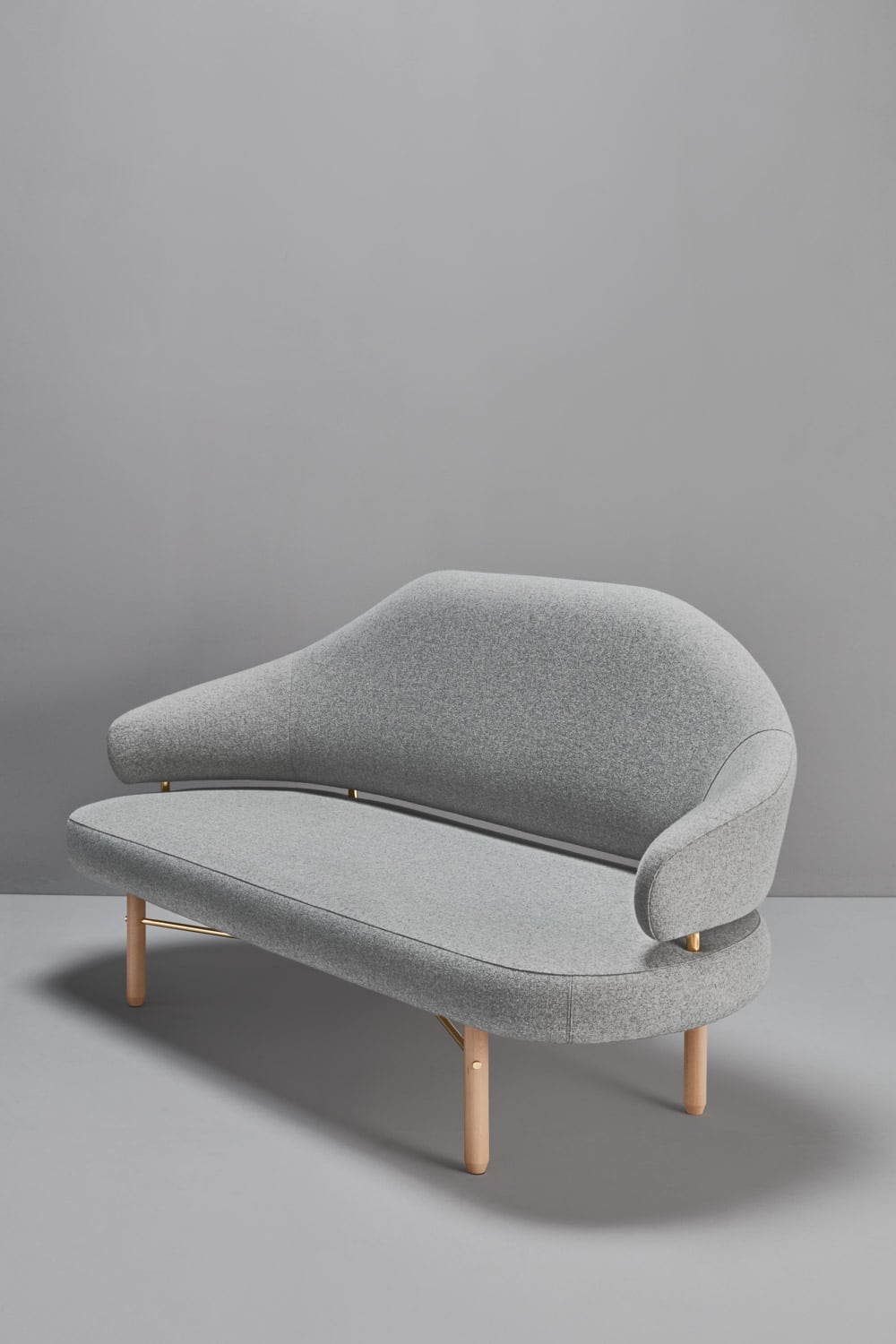 simone-sofa-product-design-elegant-contract-project-interior